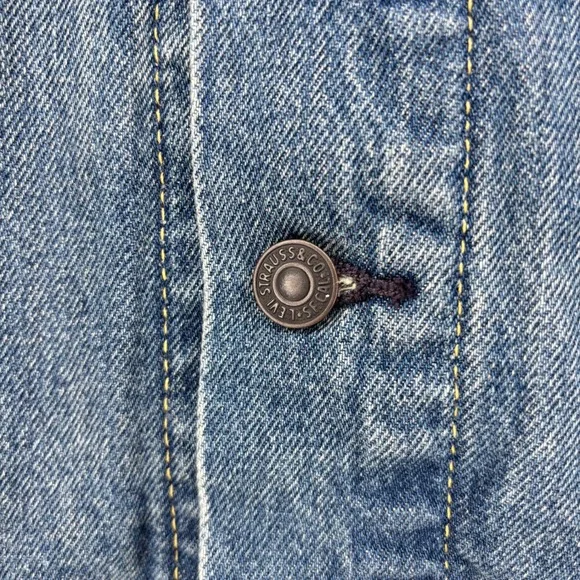 Levis Mens Relaxed Trucker Jacket Medium Wash Blue Denim Embroidered Logo Size M - Picture 4 of 13